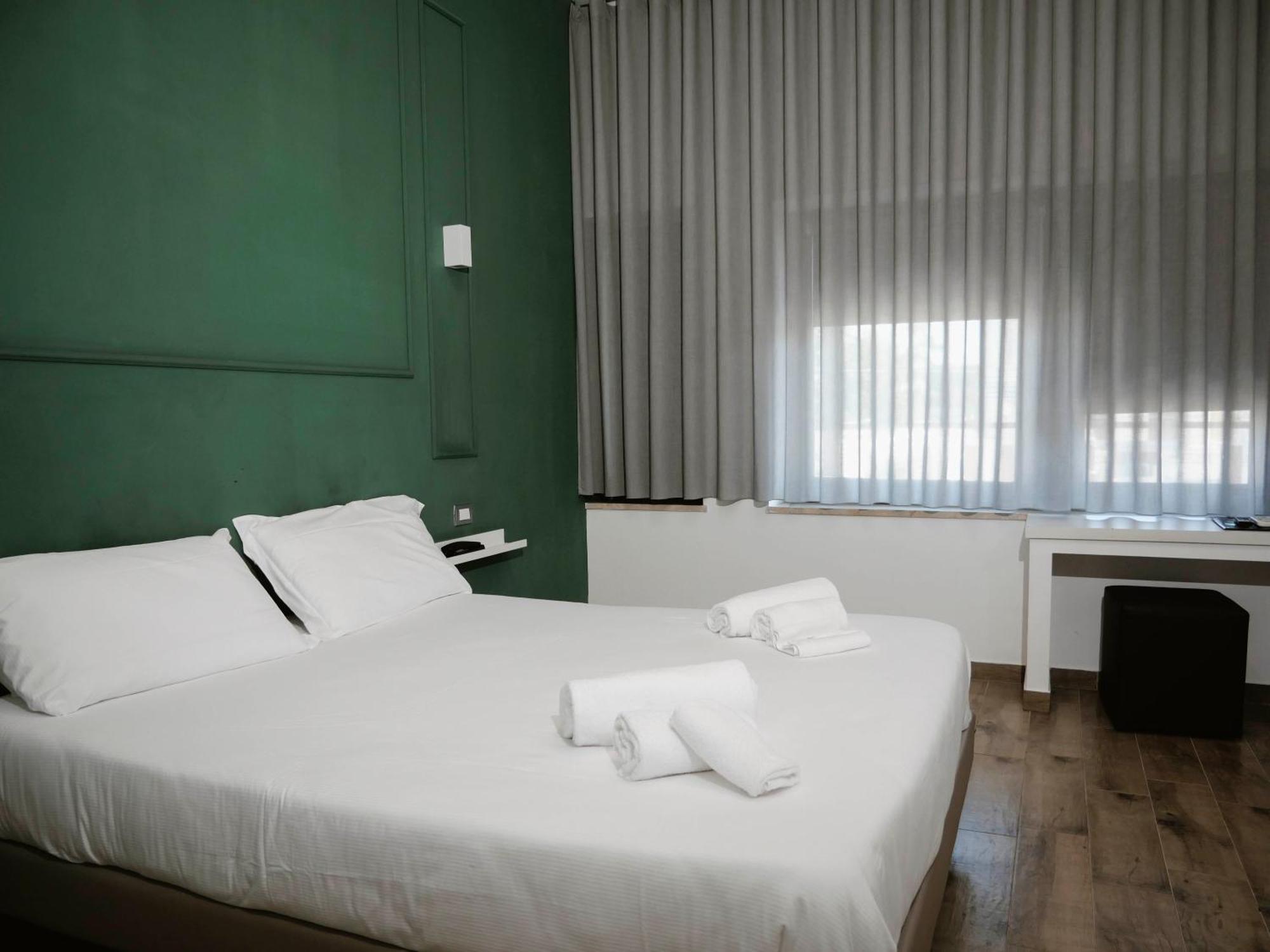 Millennium Gold Hotel Napoli Bagian luar foto