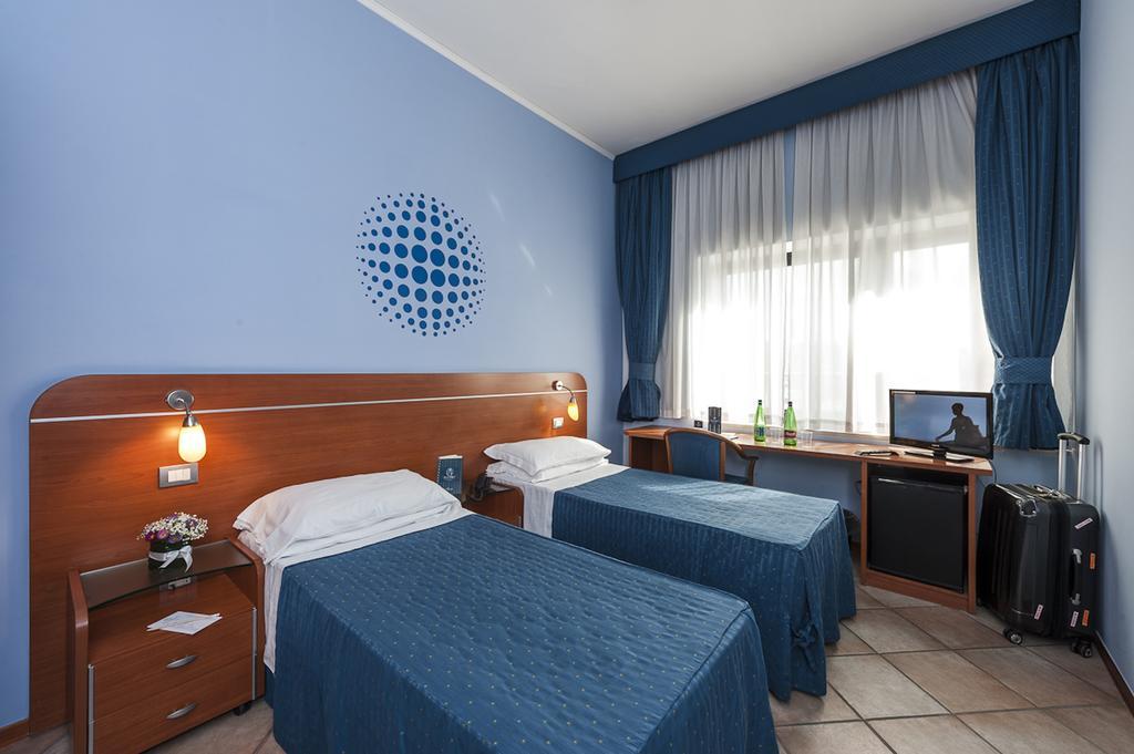 Millennium Gold Hotel Napoli Bagian luar foto