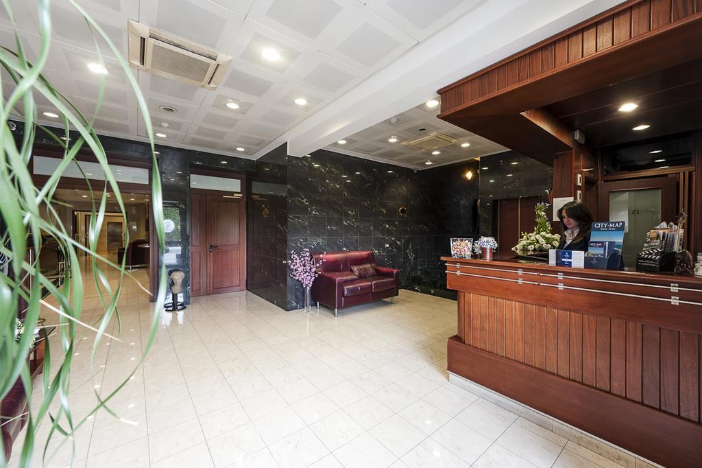 Millennium Gold Hotel Napoli Bagian luar foto