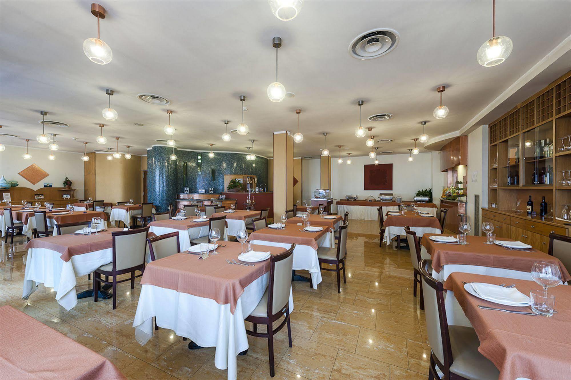 Millennium Gold Hotel Napoli Bagian luar foto