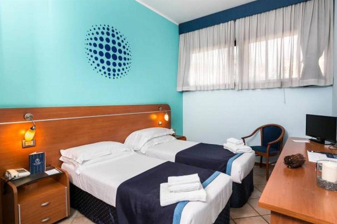 Millennium Gold Hotel Napoli Bagian luar foto